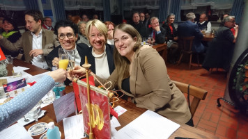 Ronja Endres mit Martina Fehlner MdL und Helga Raab-Wasse, SPD-Kreisvorsitzende und Listenkandidatin zur Landtagswahl
