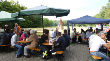 Langsam wird der Laden voll