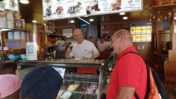 Jetzt paßt eine Kugel Eis.